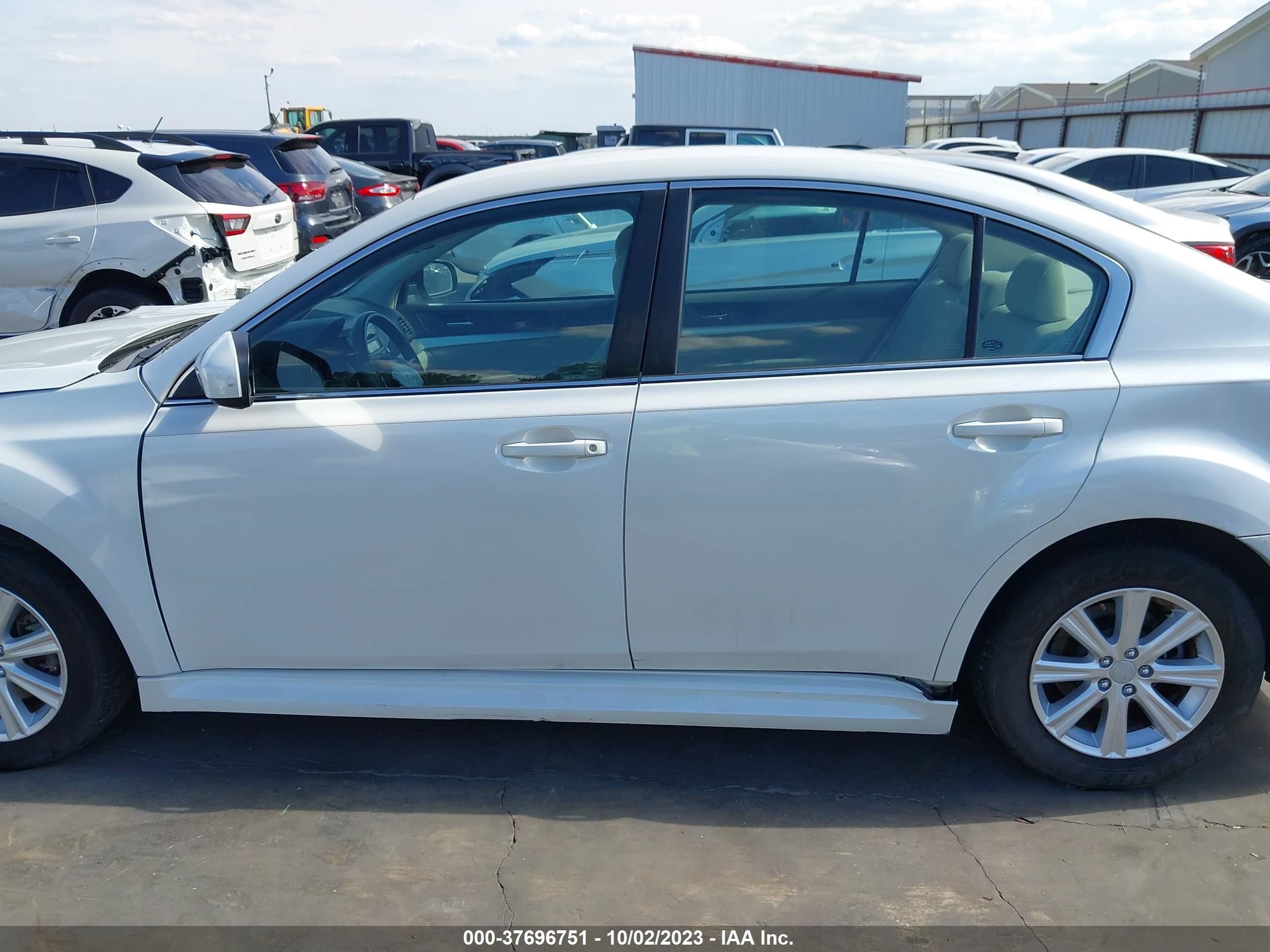 Photo 14 VIN: 4S3BMBA61C3022636 - SUBARU LEGACY 