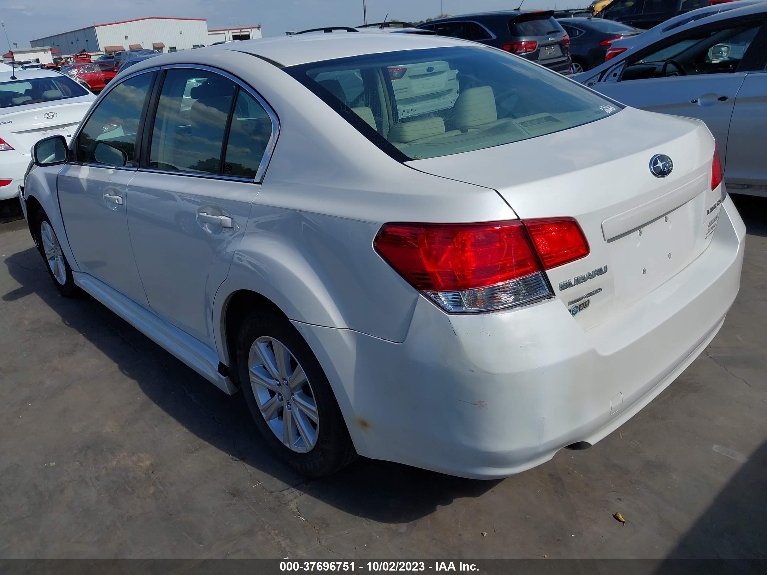 Photo 2 VIN: 4S3BMBA61C3022636 - SUBARU LEGACY 