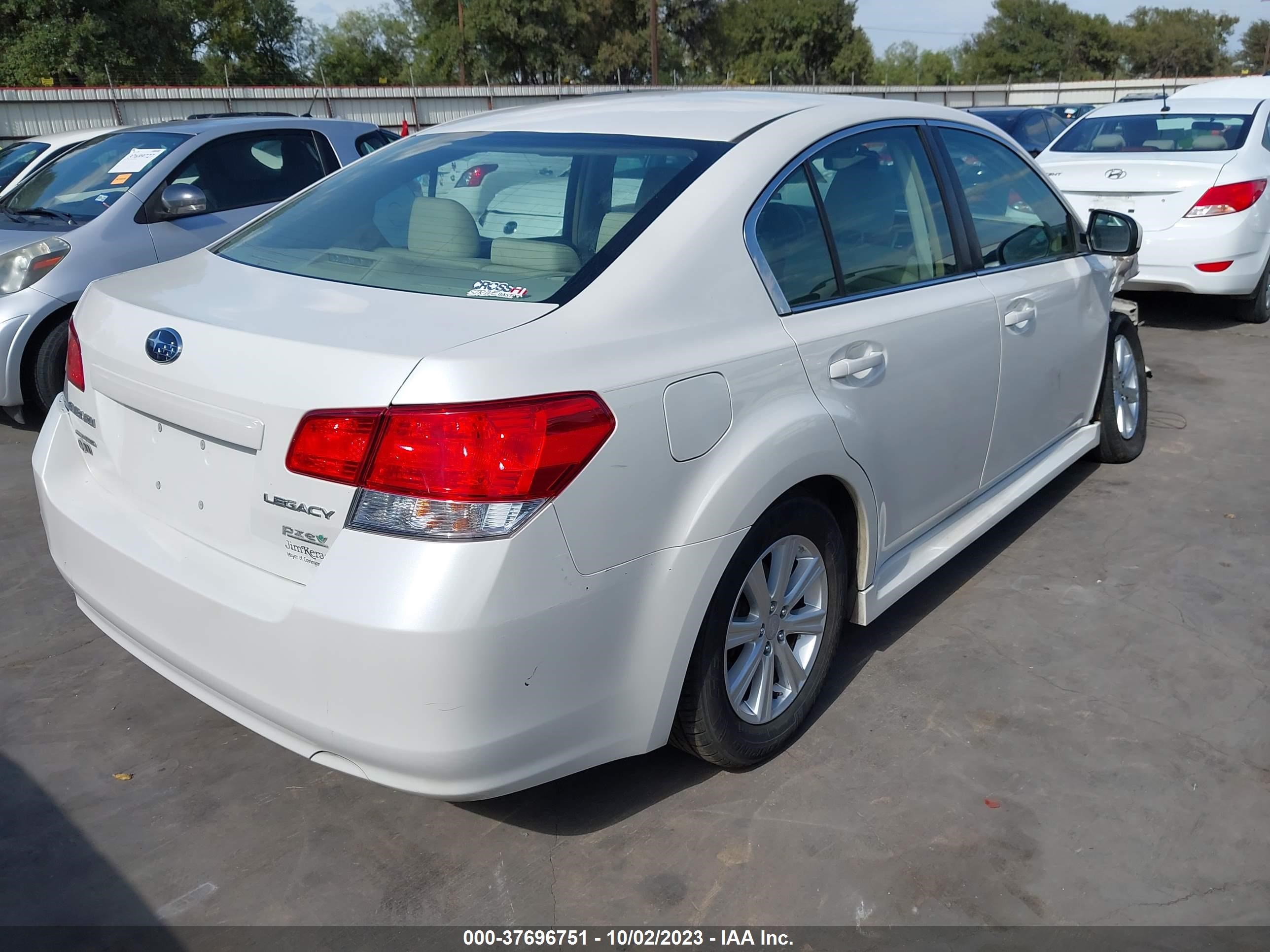 Photo 3 VIN: 4S3BMBA61C3022636 - SUBARU LEGACY 