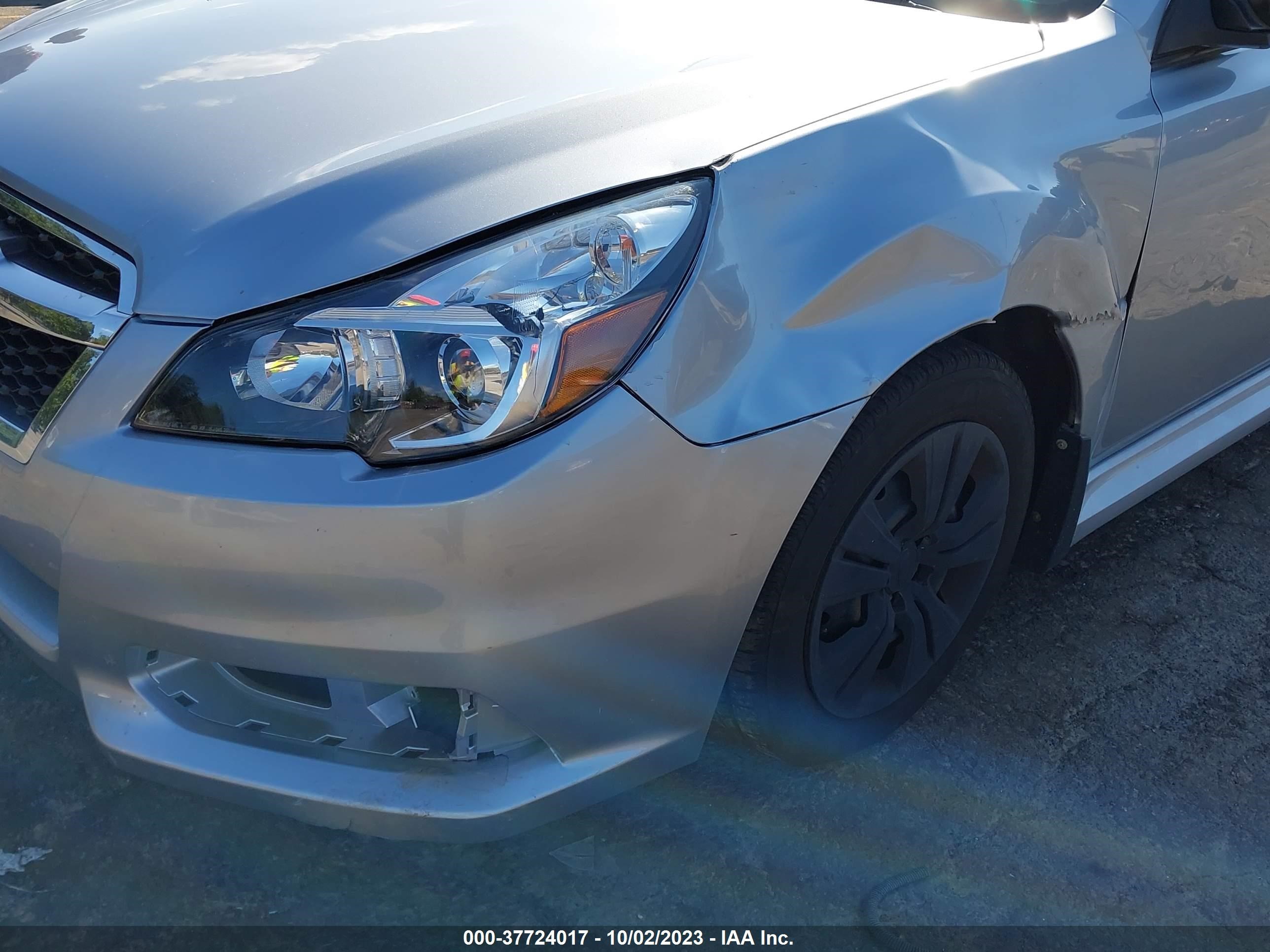 Photo 5 VIN: 4S3BMBA62D3045280 - SUBARU LEGACY 