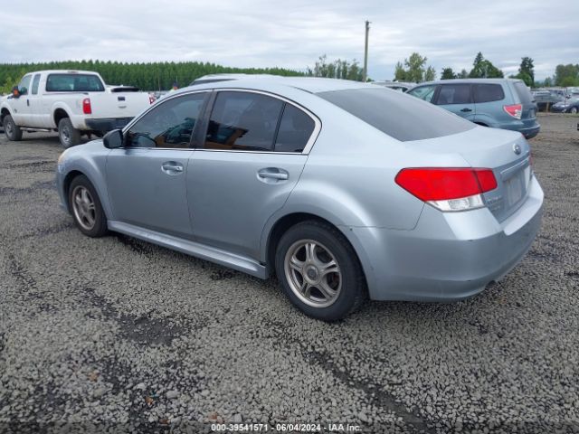 Photo 2 VIN: 4S3BMBA67C3033933 - SUBARU LEGACY 