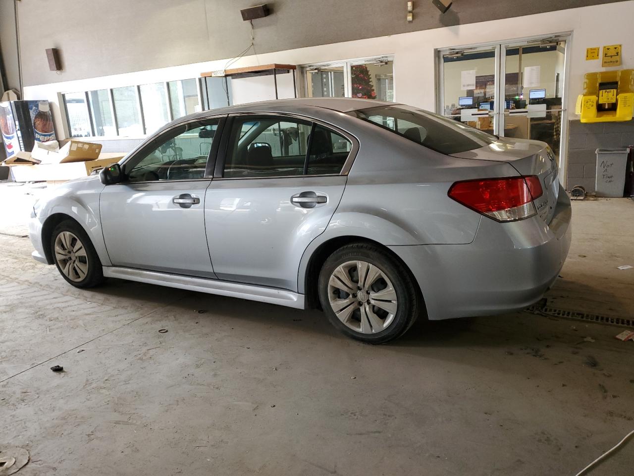 Photo 1 VIN: 4S3BMBA6XD3039663 - SUBARU LEGACY 