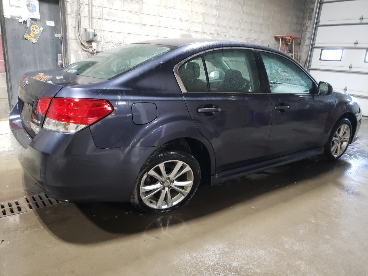 Photo 2 VIN: 4S3BMBB68D3046867 - SUBARU LEGACY 