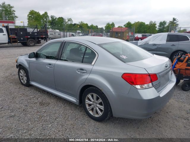 Photo 2 VIN: 4S3BMBB69C3031776 - SUBARU LEGACY 