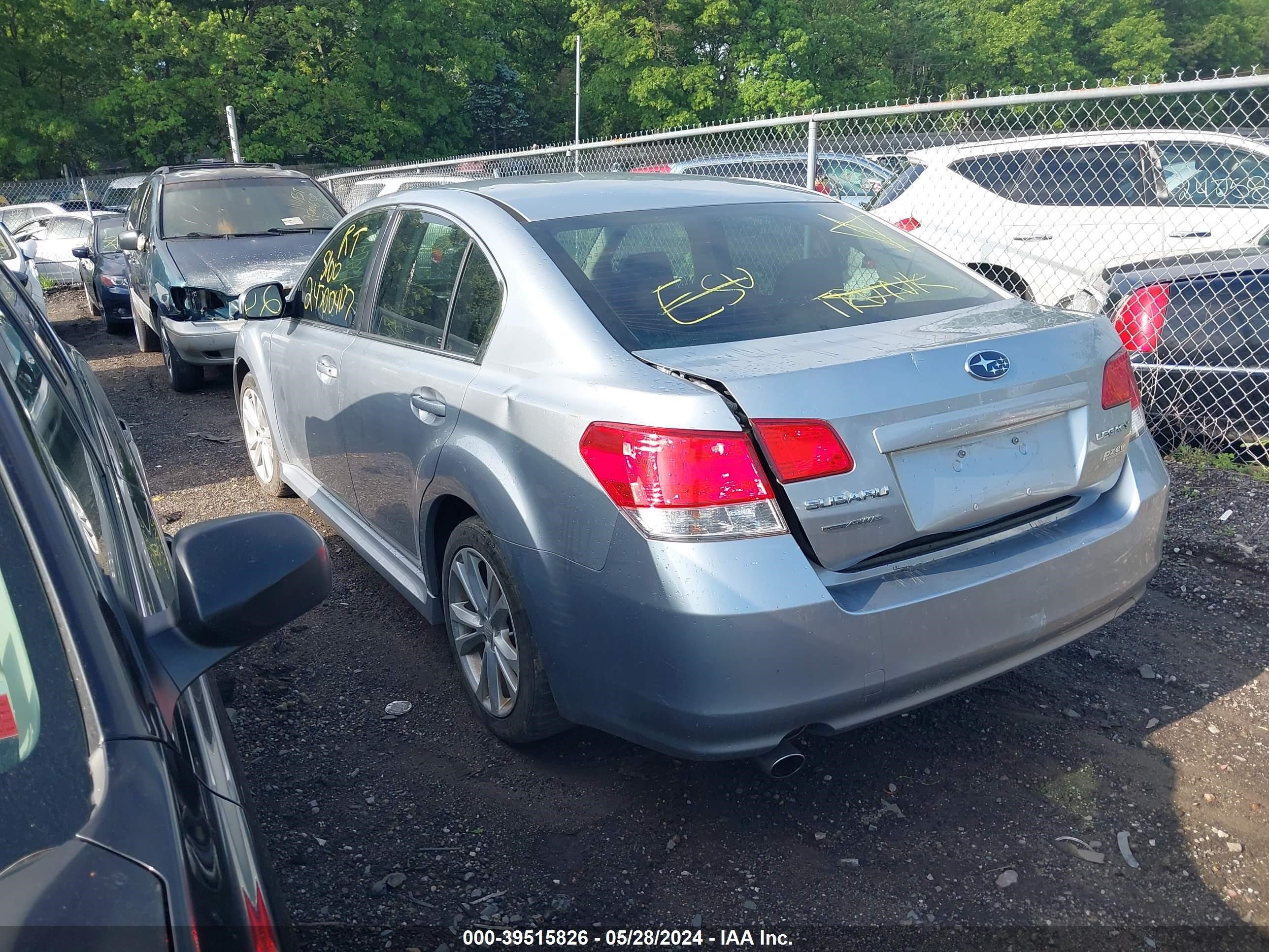 Photo 2 VIN: 4S3BMBB6XD3015233 - SUBARU LEGACY 