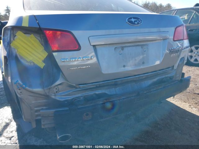 Photo 5 VIN: 4S3BMBC60B3258271 - SUBARU LEGACY 