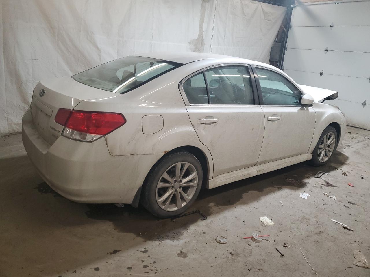 Photo 2 VIN: 4S3BMBC60D3039104 - SUBARU LEGACY 