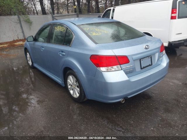 Photo 2 VIN: 4S3BMBC61B3240605 - SUBARU LEGACY 