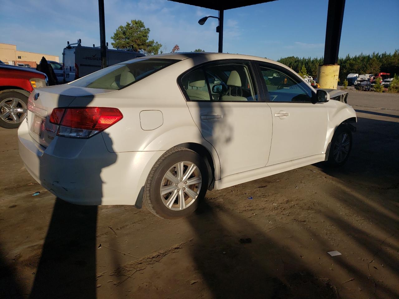 Photo 2 VIN: 4S3BMBC61C3002349 - SUBARU LEGACY 