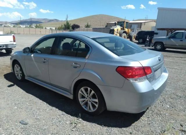 Photo 2 VIN: 4S3BMBC61D3048880 - SUBARU LEGACY 