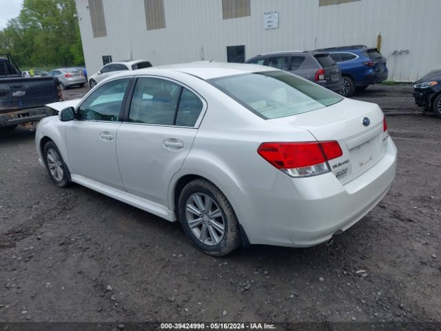 Photo 2 VIN: 4S3BMBC63B3227869 - SUBARU LEGACY 