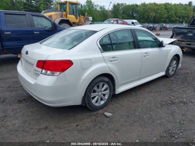 Photo 3 VIN: 4S3BMBC63B3227869 - SUBARU LEGACY 