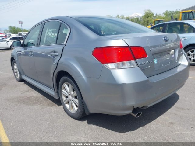 Photo 2 VIN: 4S3BMBC63B3257812 - SUBARU LEGACY 