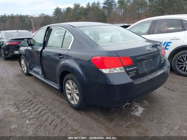 Photo 2 VIN: 4S3BMBC65C3038304 - SUBARU LEGACY 