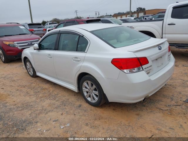 Photo 2 VIN: 4S3BMBC66B3233052 - SUBARU LEGACY 