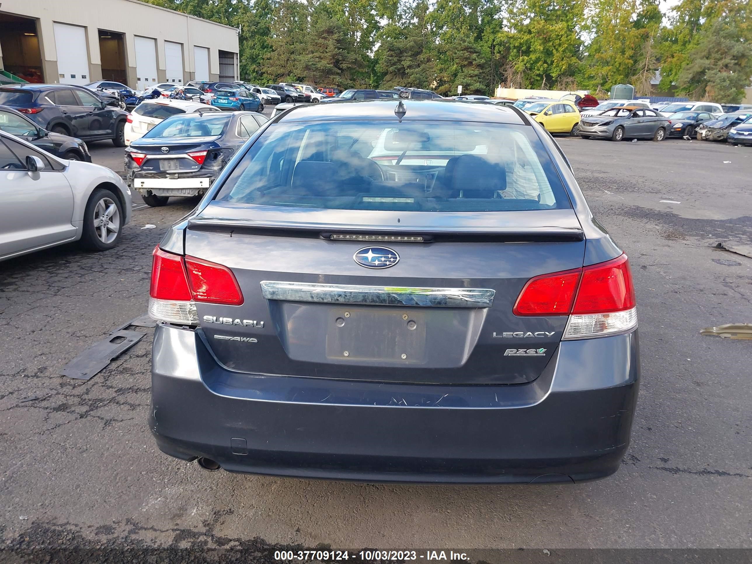 Photo 15 VIN: 4S3BMBC66E3027363 - SUBARU LEGACY 