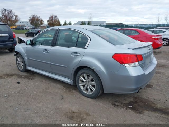 Photo 2 VIN: 4S3BMBC67C3032245 - SUBARU LEGACY 