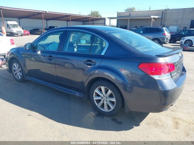 Photo 2 VIN: 4S3BMBC69B3251786 - SUBARU LEGACY 