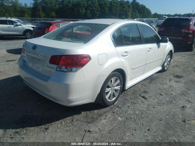 Photo 3 VIN: 4S3BMBC69C3028858 - SUBARU LEGACY 