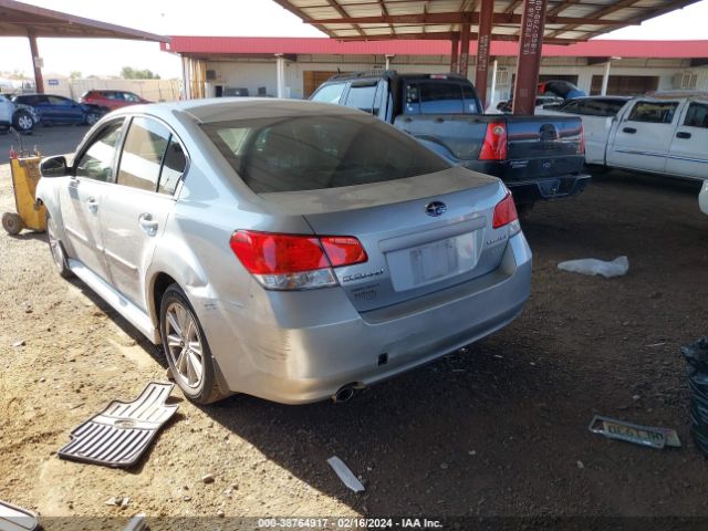 Photo 2 VIN: 4S3BMBC6XC3028724 - SUBARU LEGACY 