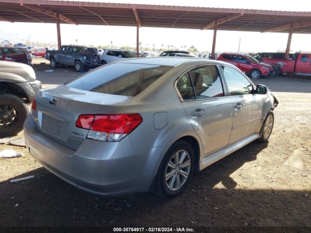 Photo 3 VIN: 4S3BMBC6XC3028724 - SUBARU LEGACY 