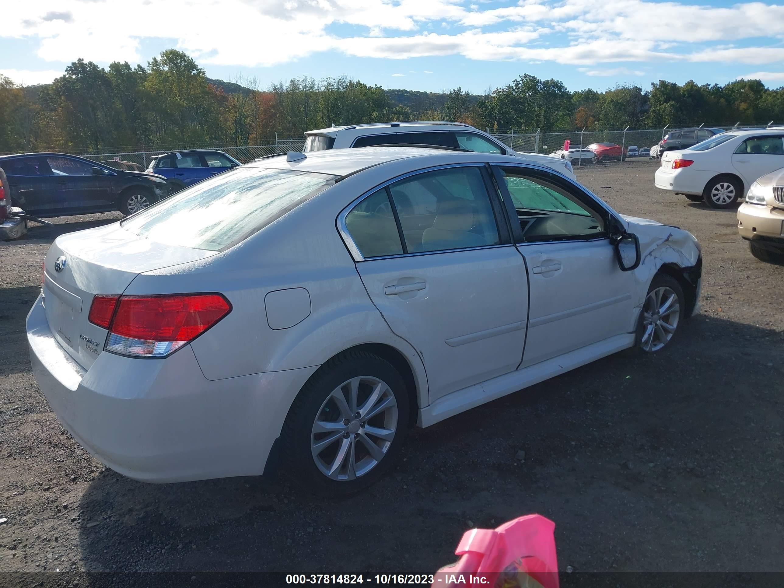 Photo 3 VIN: 4S3BMBE6XE3022180 - SUBARU LEGACY 