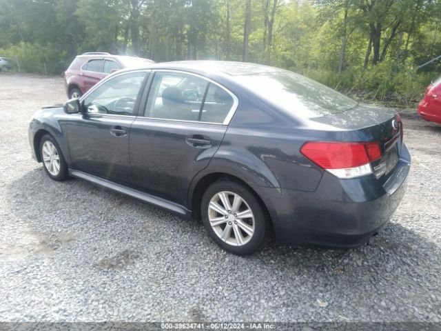 Photo 2 VIN: 4S3BMBG61B3213947 - SUBARU LEGACY 