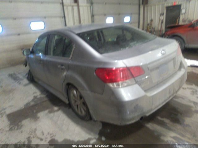 Photo 2 VIN: 4S3BMBG67A3224823 - SUBARU LEGACY 