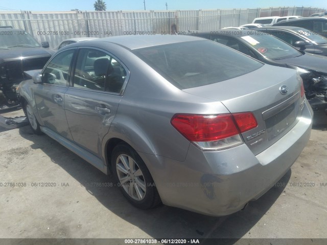 Photo 2 VIN: 4S3BMBG6XB3241293 - SUBARU LEGACY 