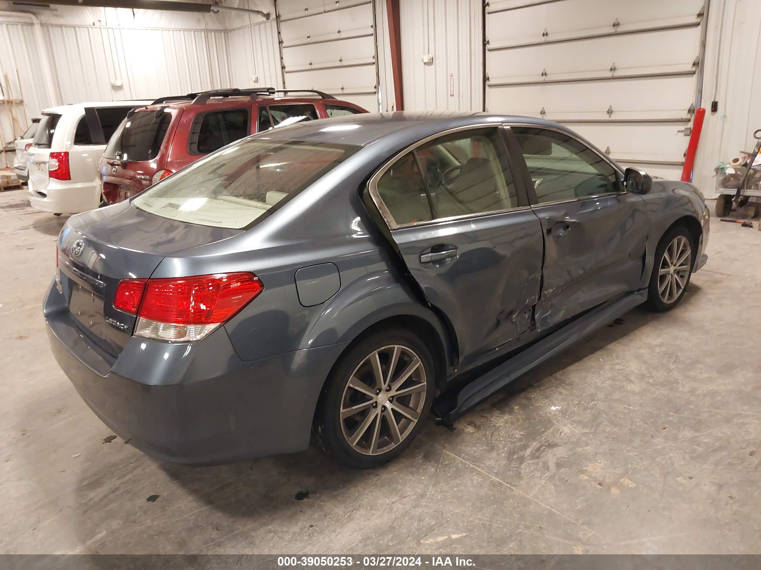 Photo 3 VIN: 4S3BMCA6XE3030517 - SUBARU LEGACY 