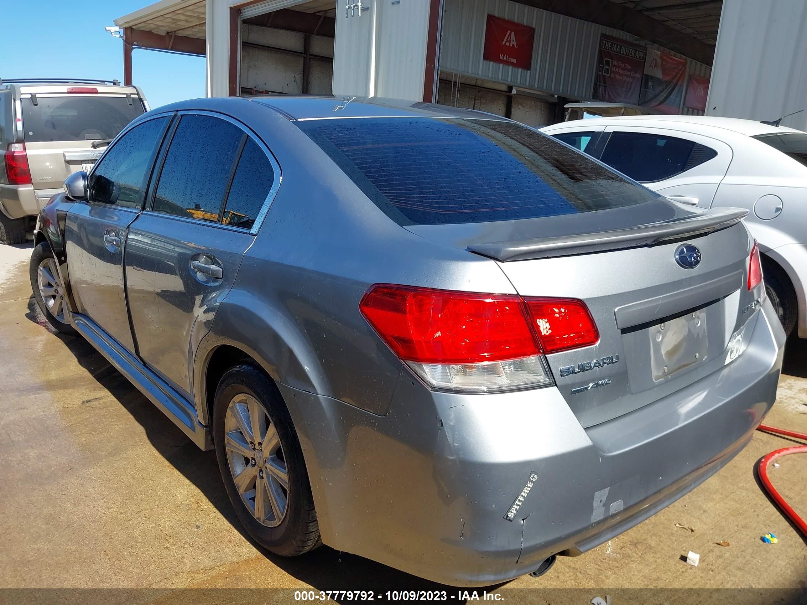 Photo 2 VIN: 4S3BMCB66A3242453 - SUBARU LEGACY 