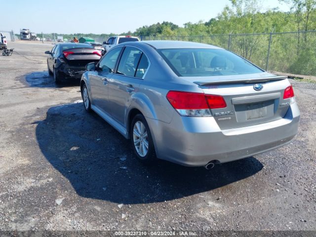 Photo 2 VIN: 4S3BMCC60B3237989 - SUBARU LEGACY 