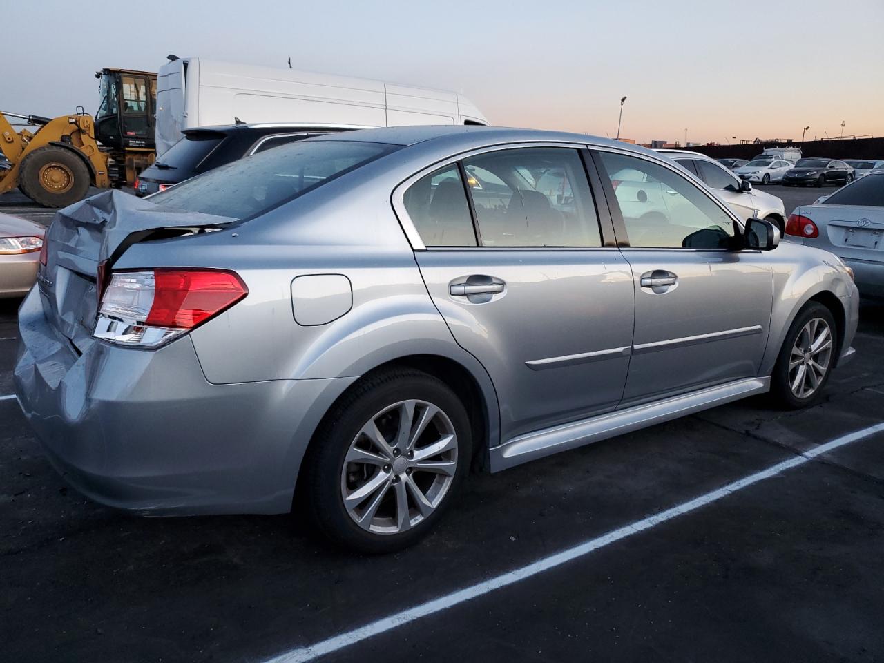 Photo 2 VIN: 4S3BMCC62D3010323 - SUBARU LEGACY 