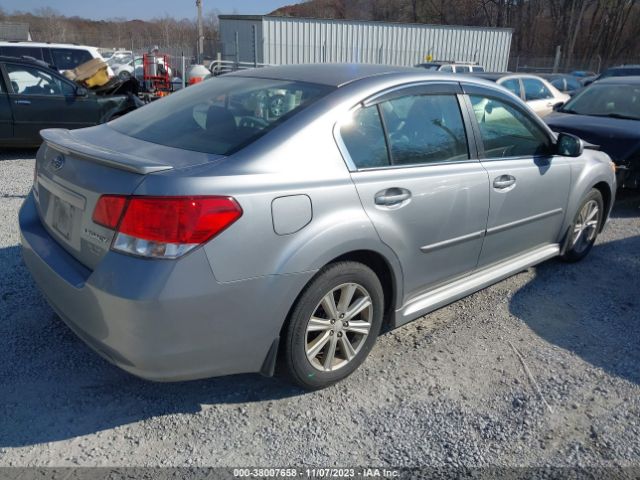 Photo 3 VIN: 4S3BMCG6XA3244652 - SUBARU LEGACY 