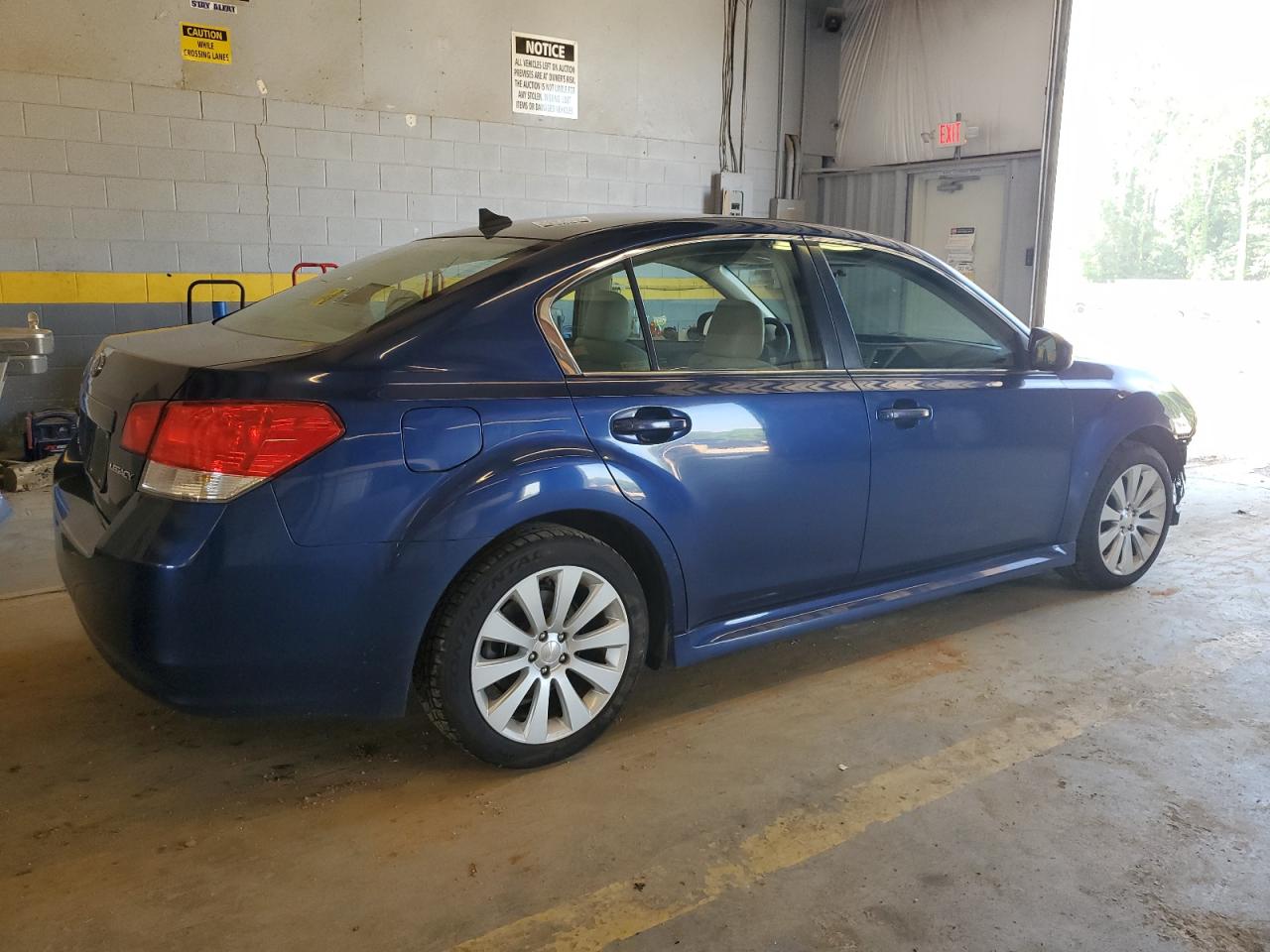 Photo 2 VIN: 4S3BMCK67B3233231 - SUBARU LEGACY 