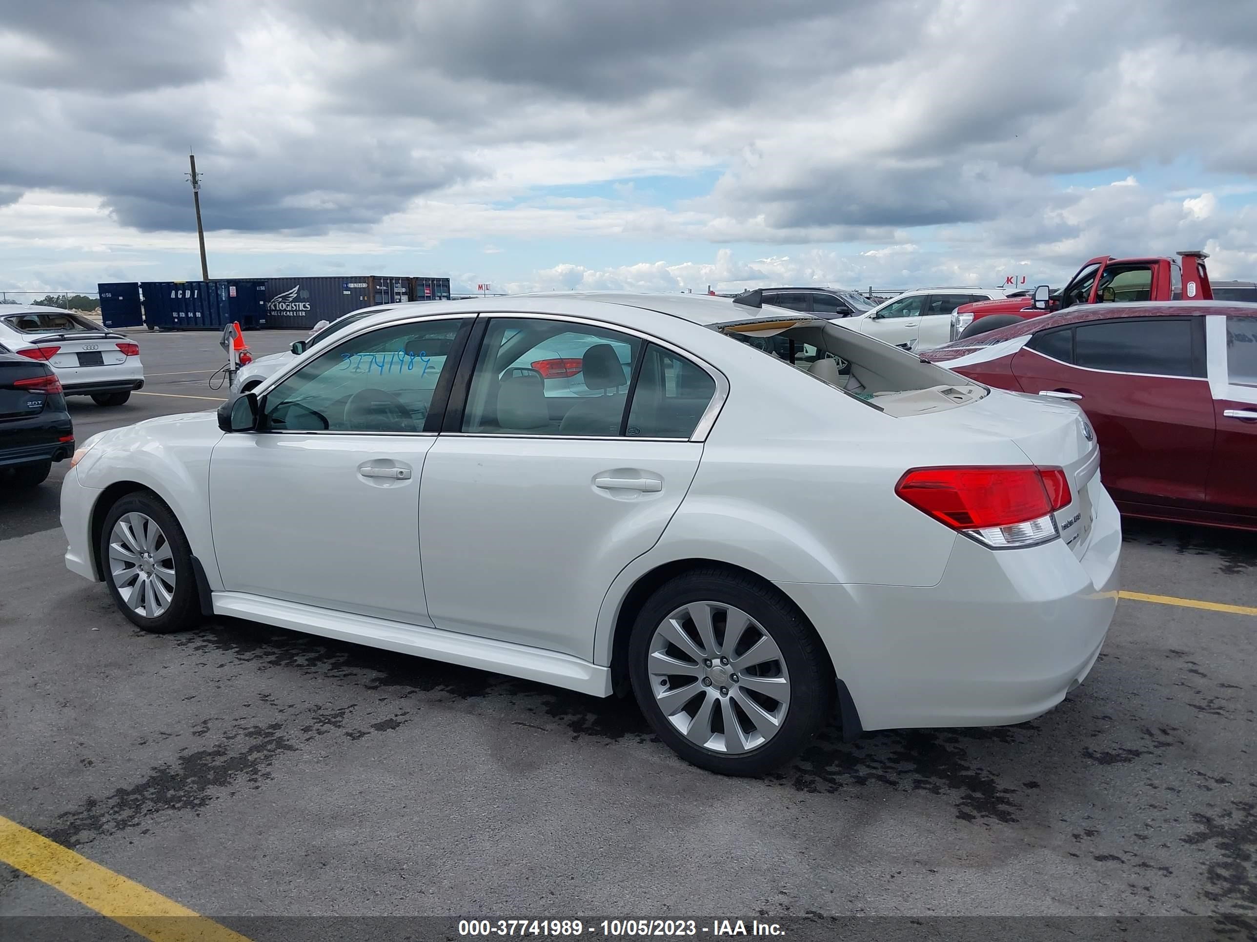 Photo 13 VIN: 4S3BMCK68B3224490 - SUBARU LEGACY 