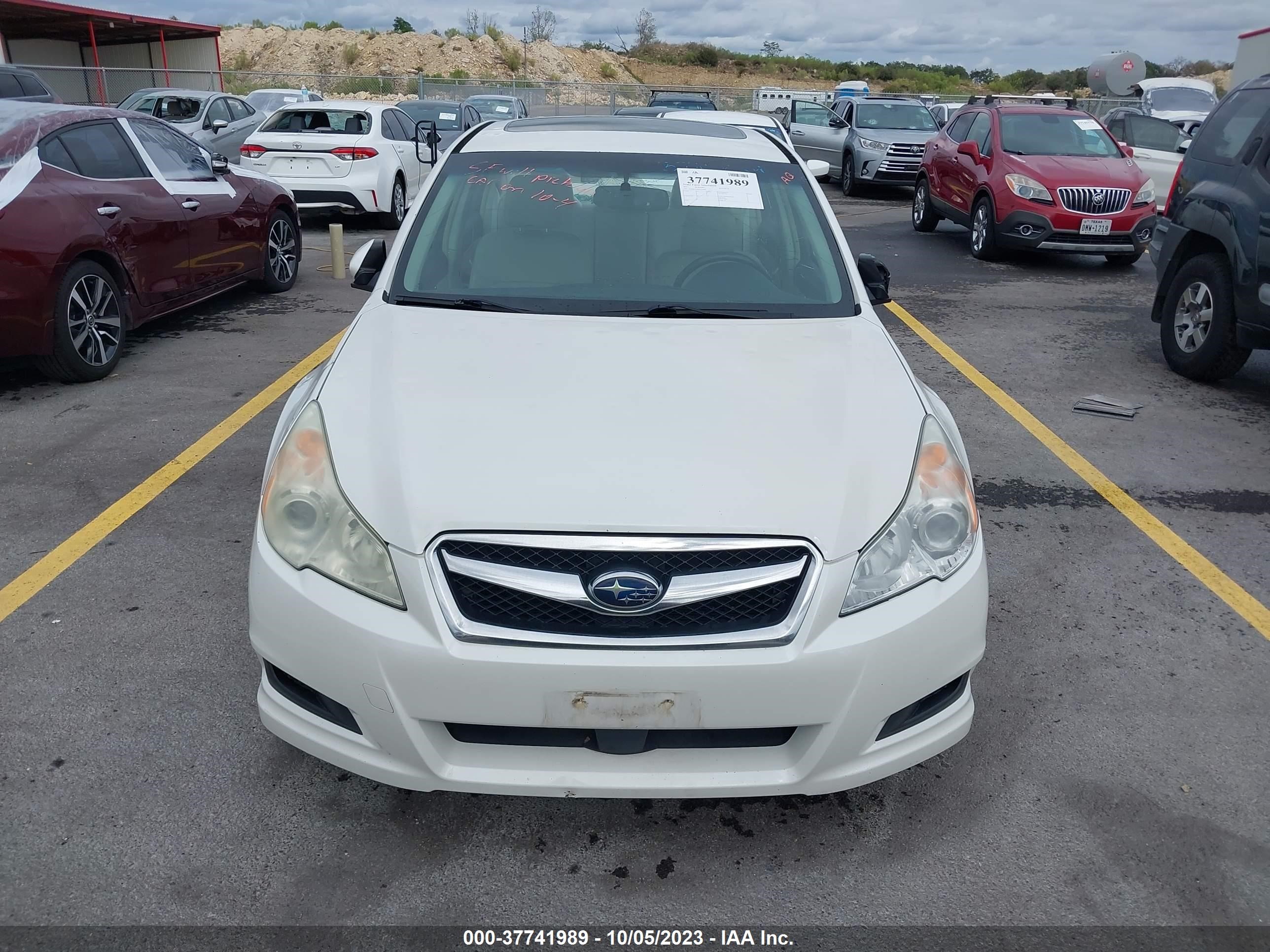 Photo 5 VIN: 4S3BMCK68B3224490 - SUBARU LEGACY 