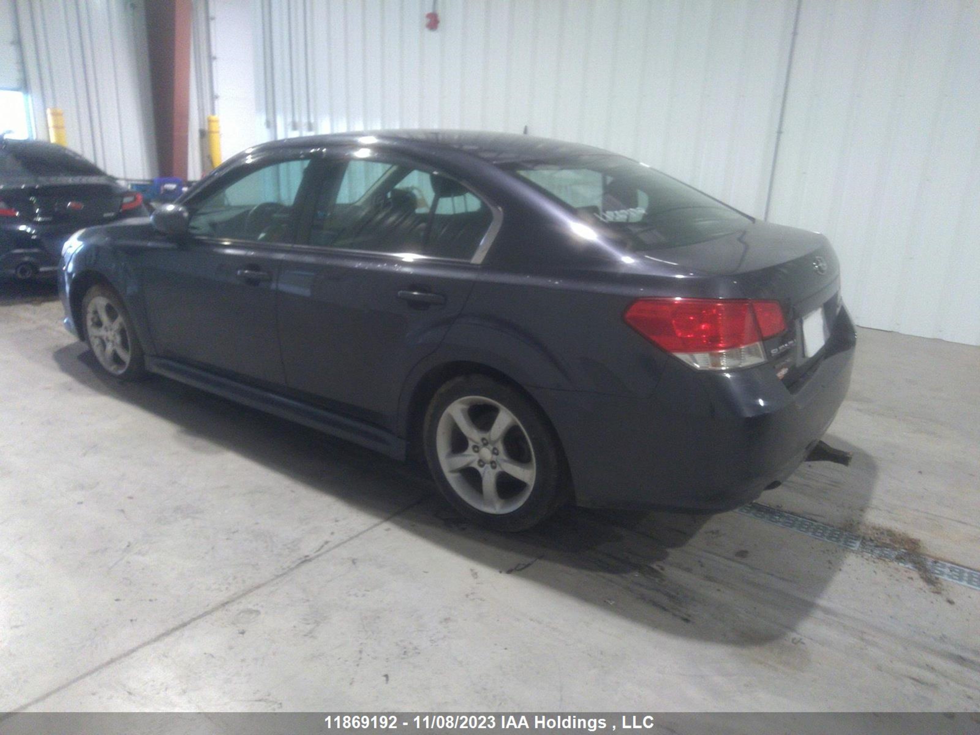 Photo 2 VIN: 4S3BMGB66B3211549 - SUBARU LEGACY 