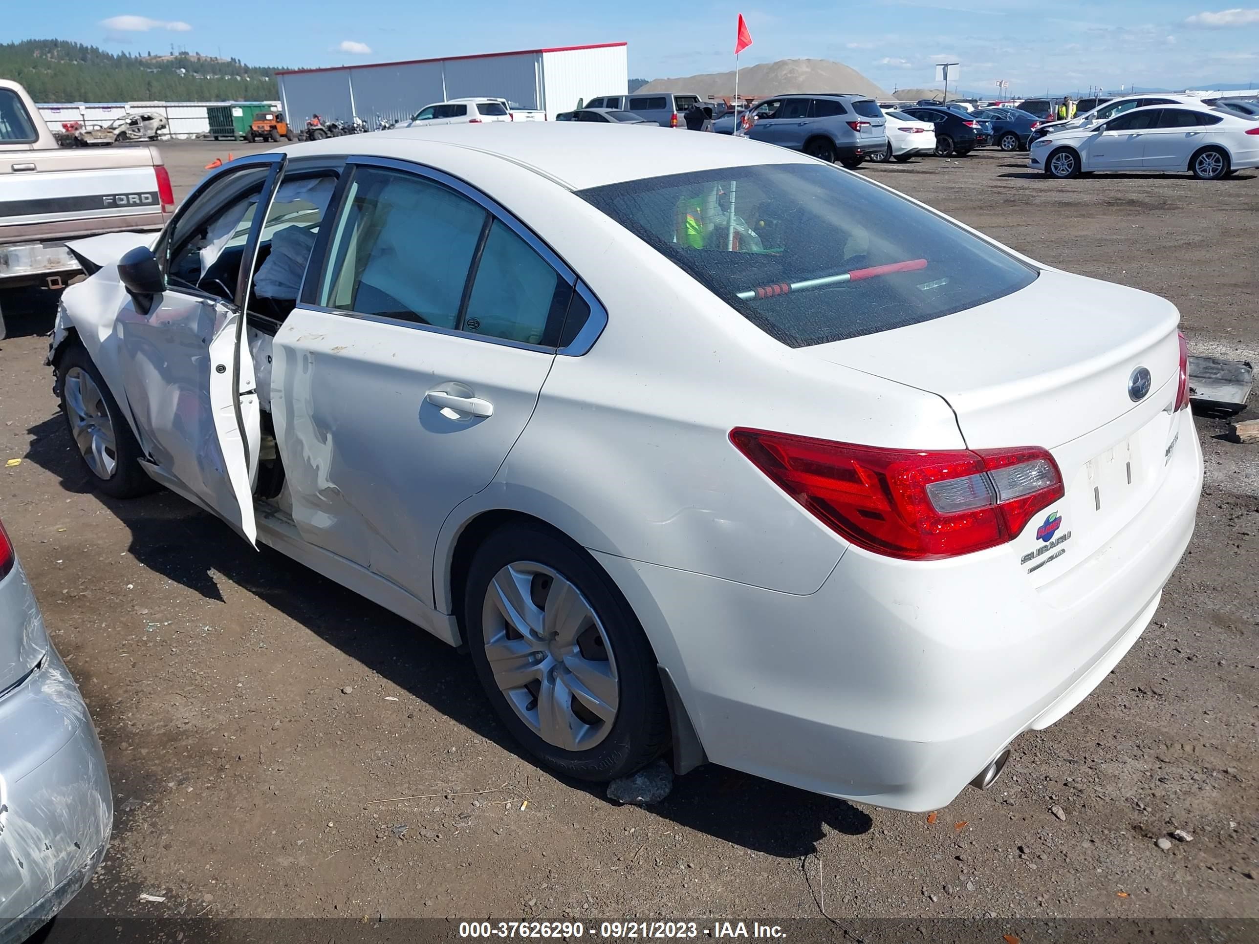 Photo 2 VIN: 4S3BNAA66F3008131 - SUBARU LEGACY 