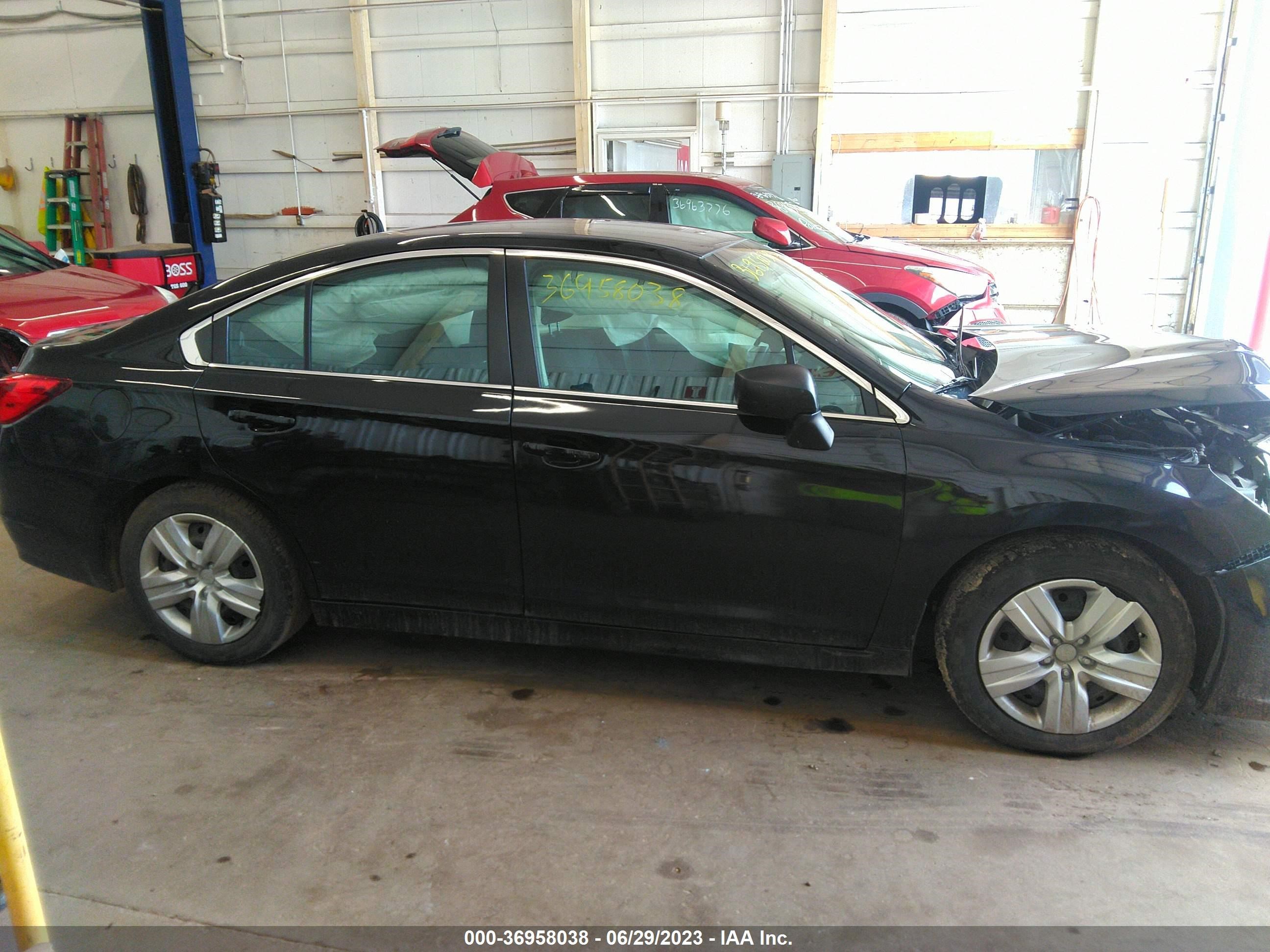 Photo 12 VIN: 4S3BNAA67H3058765 - SUBARU LEGACY 