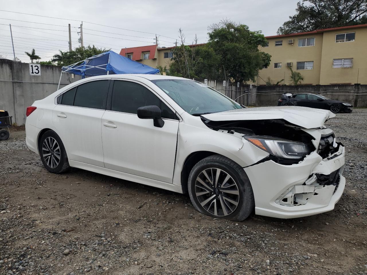 Photo 3 VIN: 4S3BNAB60J3012974 - SUBARU LEGACY 