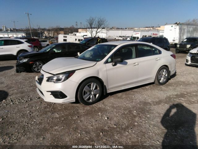 Photo 1 VIN: 4S3BNAB60K3035317 - SUBARU LEGACY 