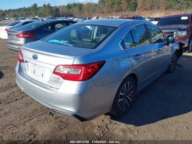 Photo 3 VIN: 4S3BNAB63J3020339 - SUBARU LEGACY 