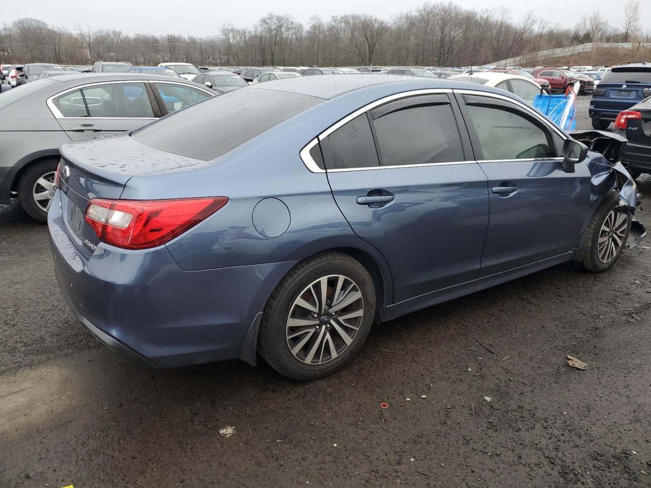 Photo 2 VIN: 4S3BNAB64J3006255 - SUBARU LEGACY 