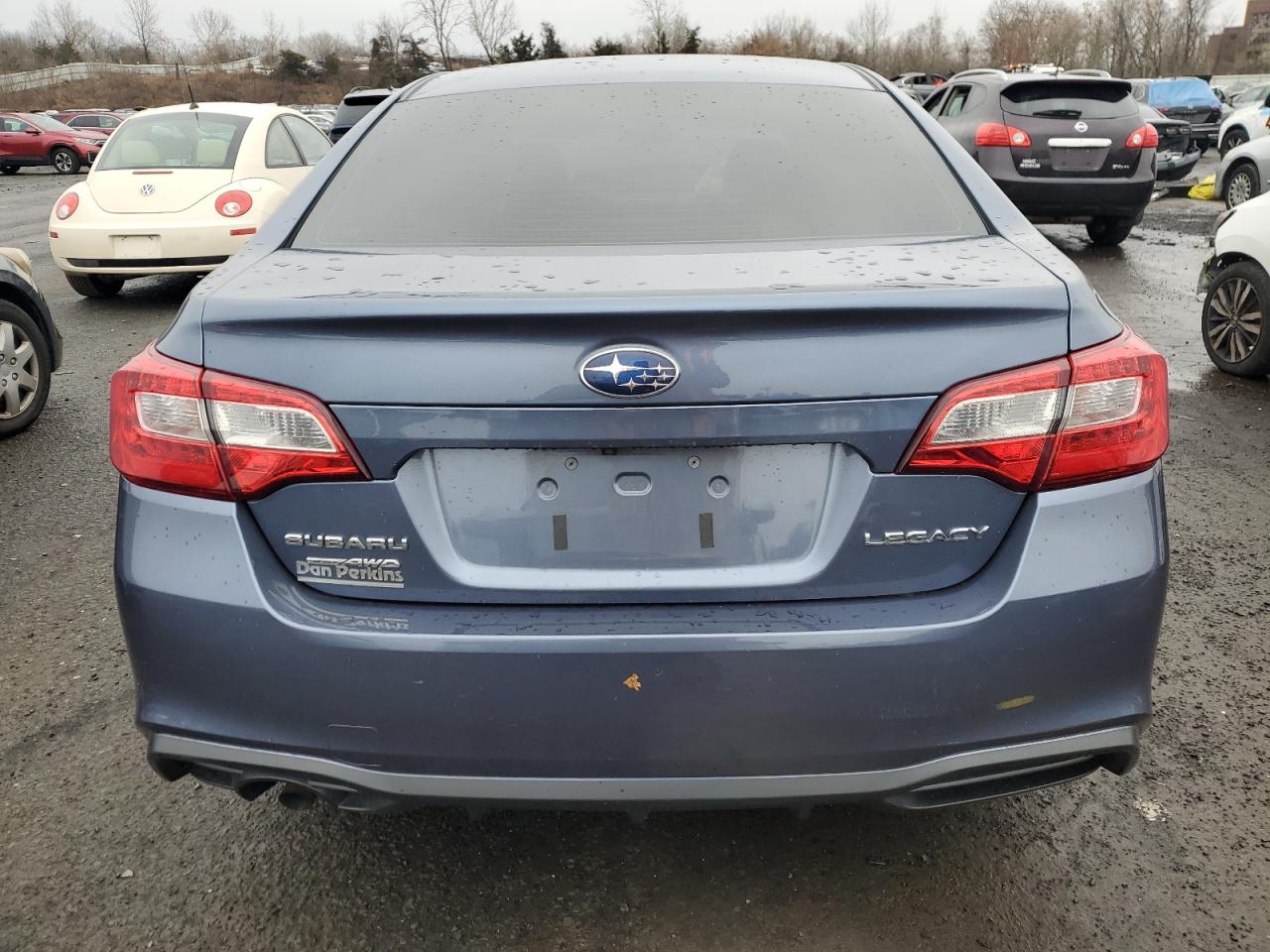 Photo 5 VIN: 4S3BNAB64J3006255 - SUBARU LEGACY 