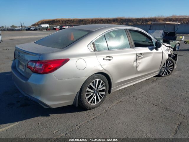 Photo 3 VIN: 4S3BNAB64J3013397 - SUBARU LEGACY 