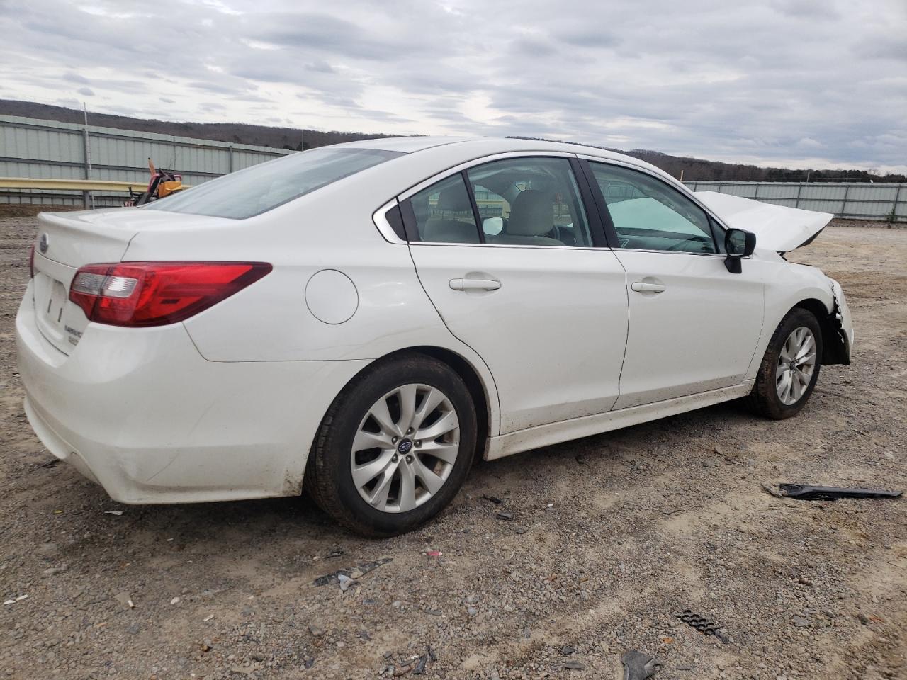 Photo 3 VIN: 4S3BNAB65H3060805 - SUBARU LEGACY 