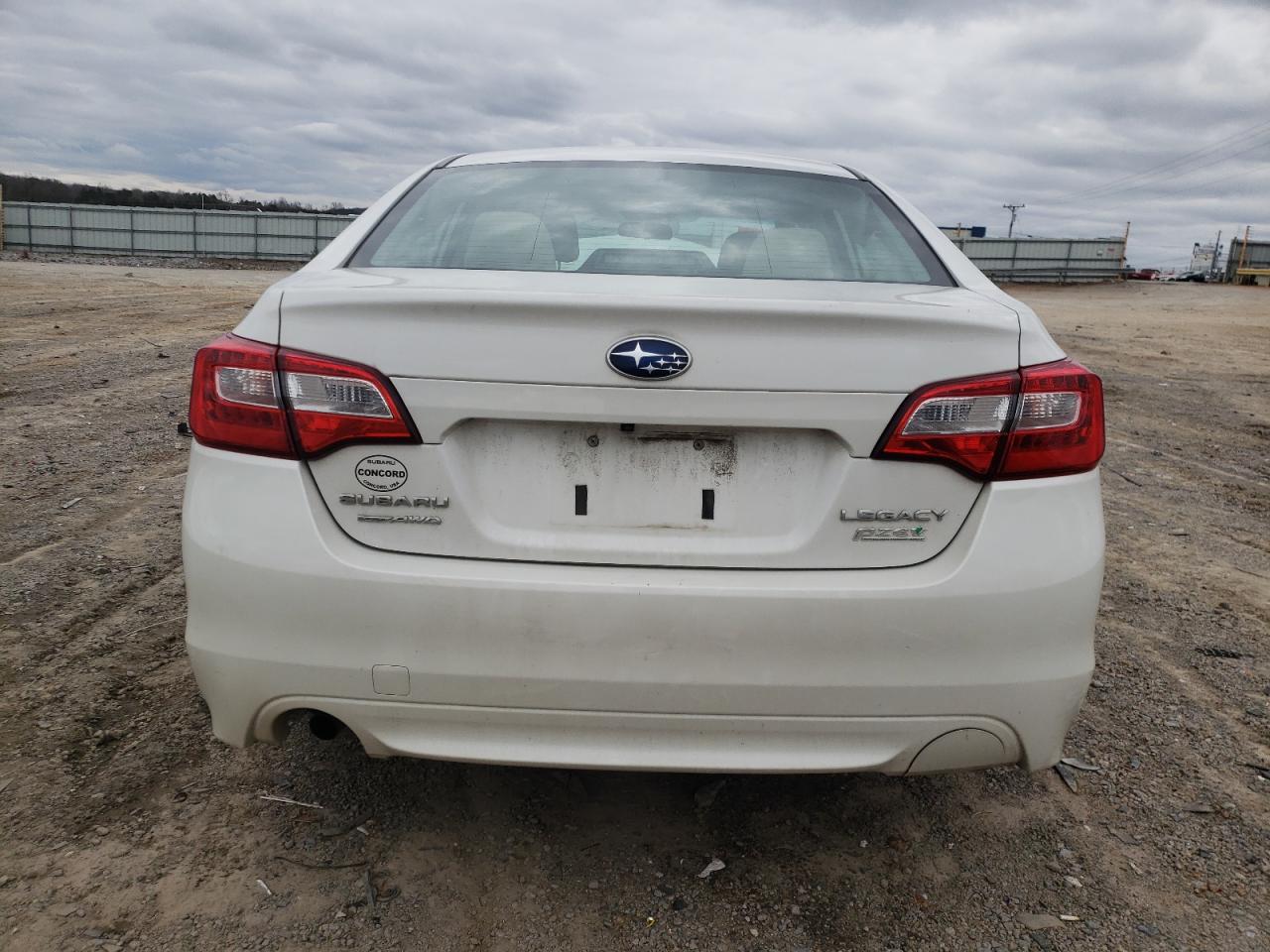 Photo 6 VIN: 4S3BNAB65H3060805 - SUBARU LEGACY 