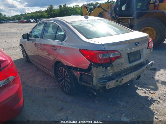 Photo 2 VIN: 4S3BNAC61J3042340 - SUBARU LEGACY 