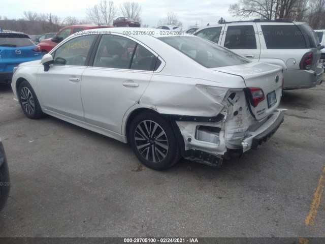 Photo 2 VIN: 4S3BNAC62J3027653 - SUBARU LEGACY 